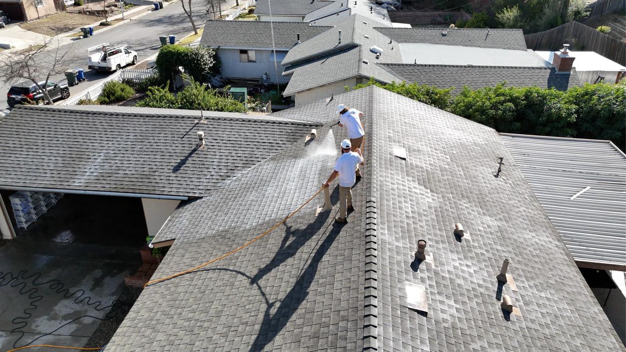 Roof Maxx truck and crew in Ojai