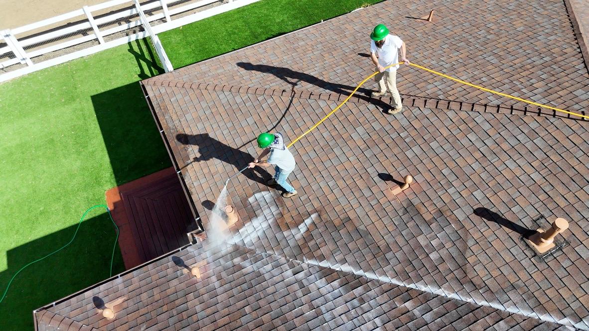 Roof Maxx crew performing roof tune-up